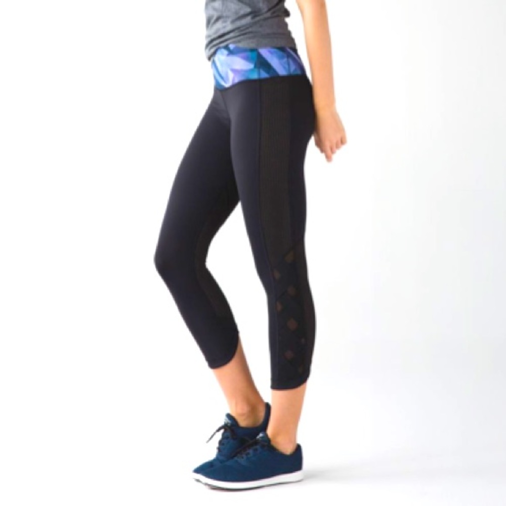 Lululemon Var-City Crop Size 10 Pretty Prism Multi